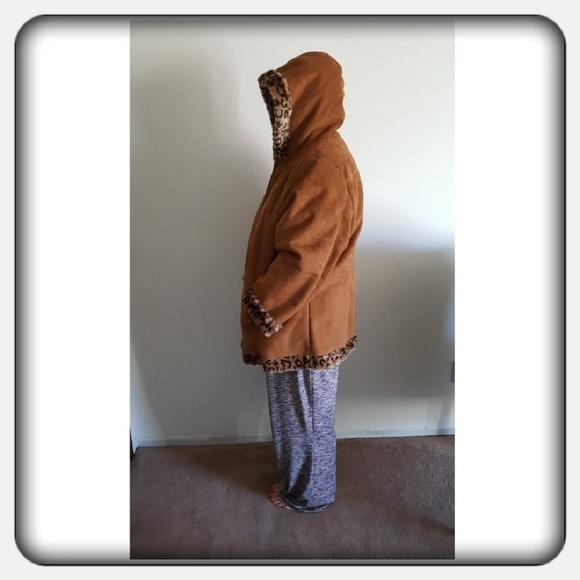 Woman's Tan Coat Size 2X - Picture 7 of 8
